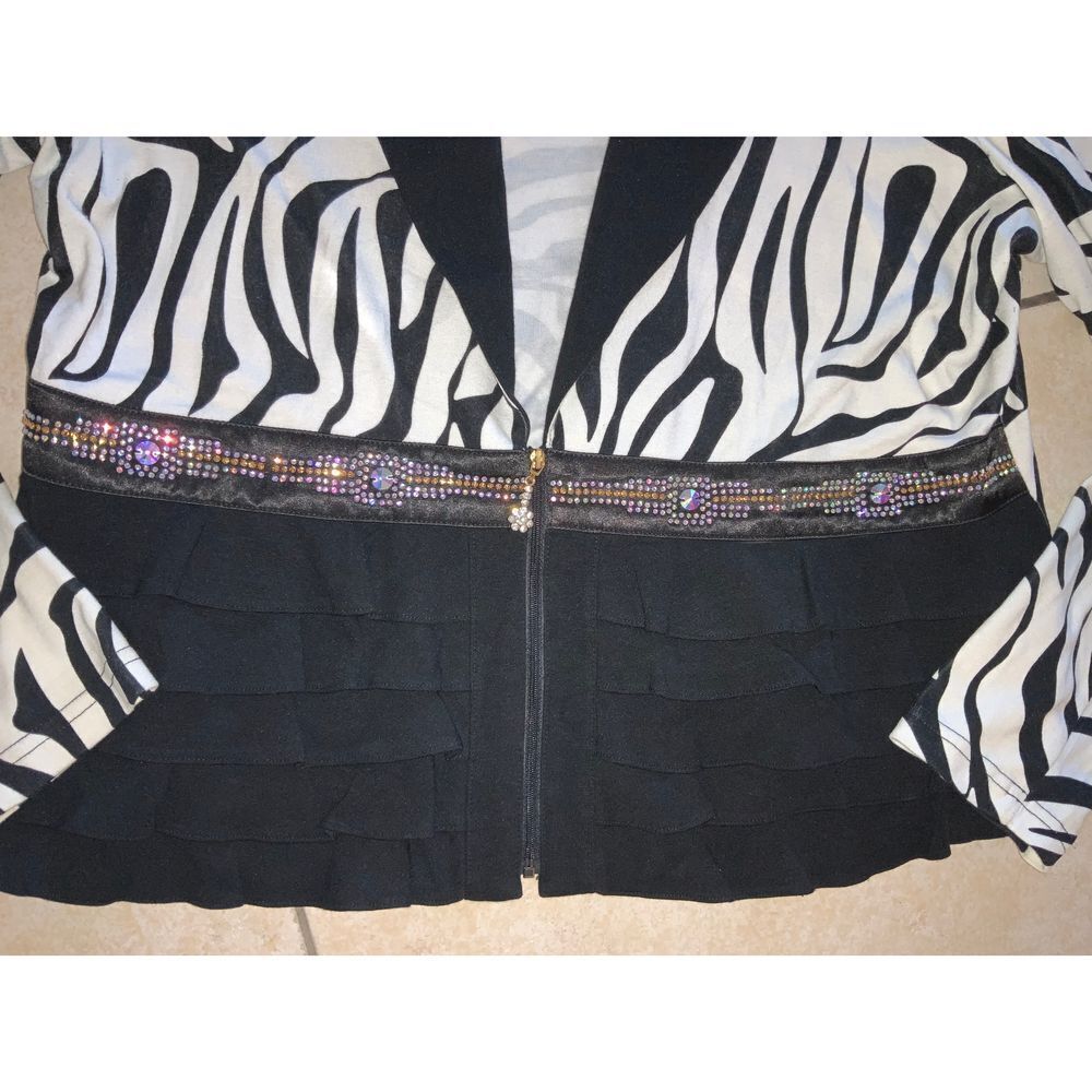Lily & Taylor Zebra Print Blazer Jacket Rhinestone Belt Detail Size 20 - Picture 4 of 7